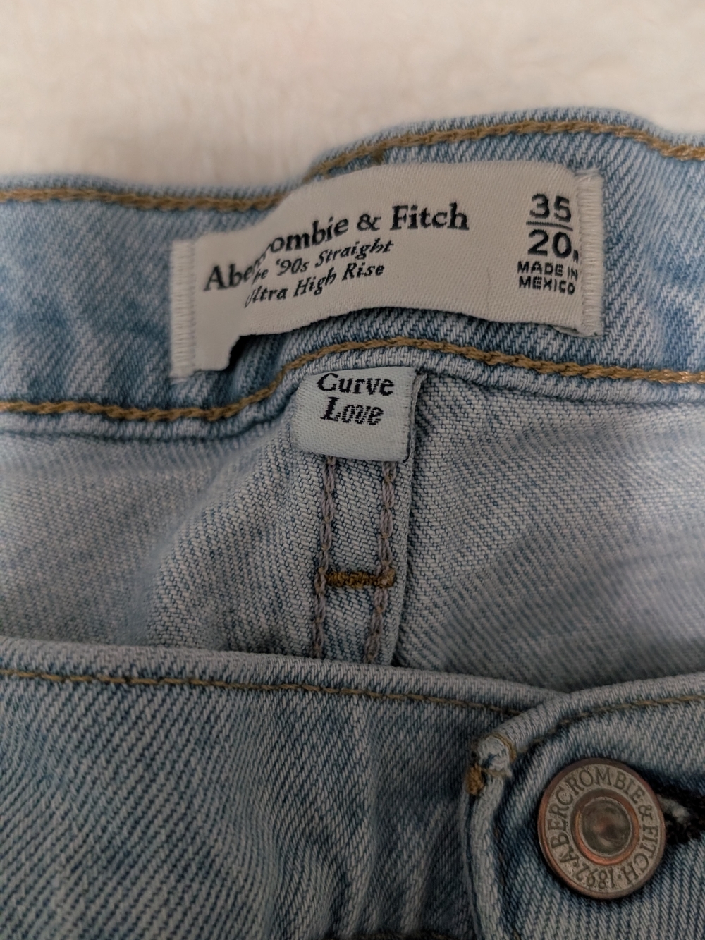 20/35 R Curve Love Abercrombie & Fitch Light Blue Straight Leg Jeans Distressed - Picture 3 of 5
